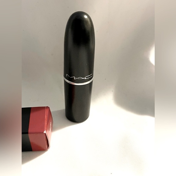 Woman’s MAC Cosmetics Lustreglass Lipstick 5100.10 US Oz Lady Bug New never used - Picture 3 of 15